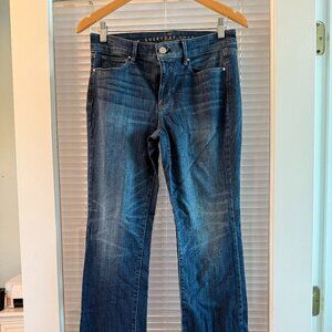 WHBM Everyday Soft Bootcut Jeans - Size 6 Regular